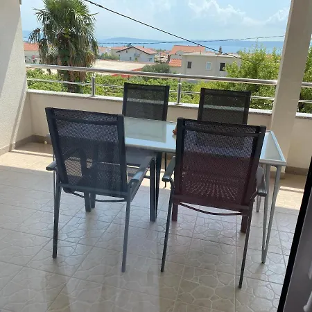 Apartman Anamarija * Kastela