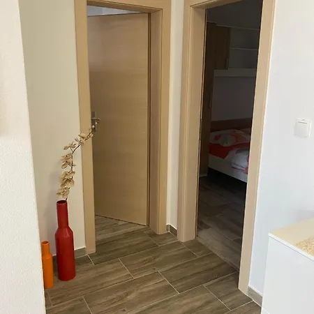 Apartman Anamarija * Kastela