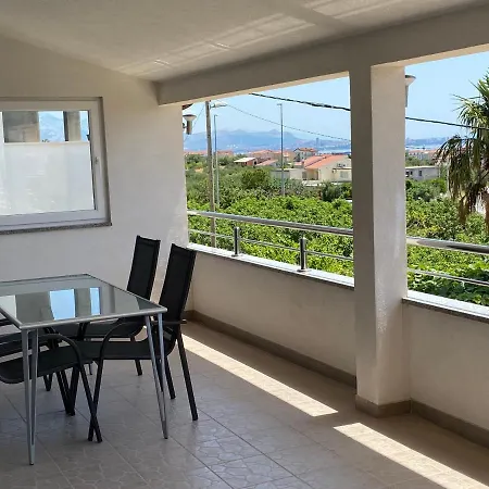 Apartment Apartman Anamarija Kastela